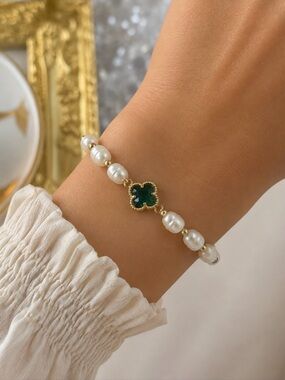 Pearl & Emerald Clover Bracelet | Gold Tone | Gift Box Included